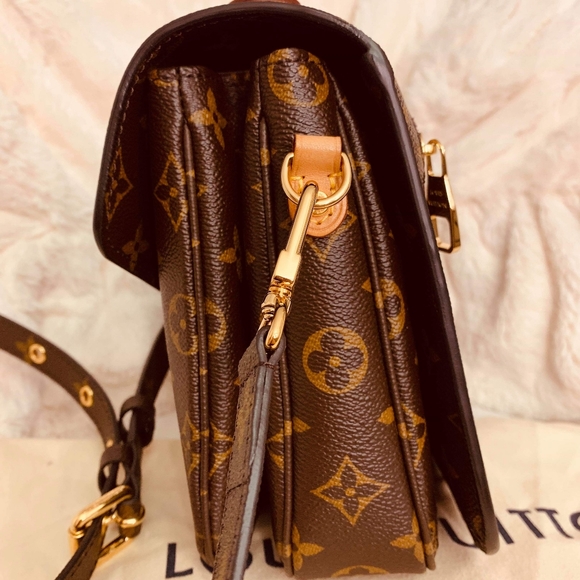 Louis Vuitton Pochette Metis - Picture 3 of 6